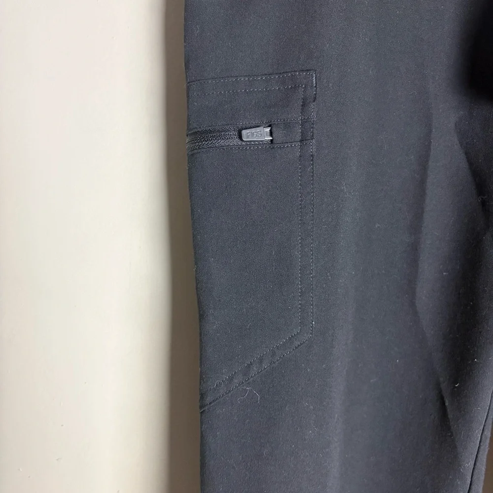 Figs Black Zamora Jogger Scrub Pants Size Medium Petite - Picture 5 of 9